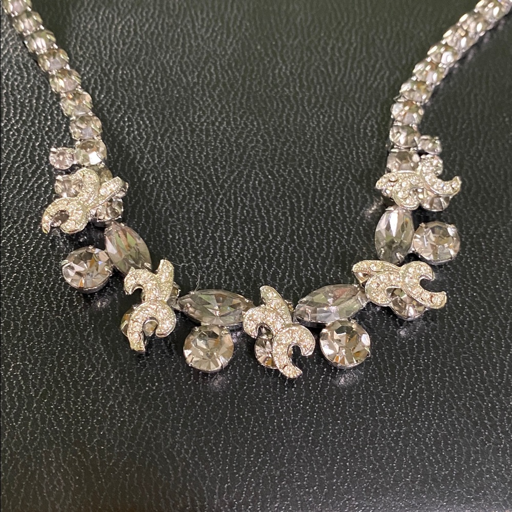 Weiss vintage rhinestone necklace